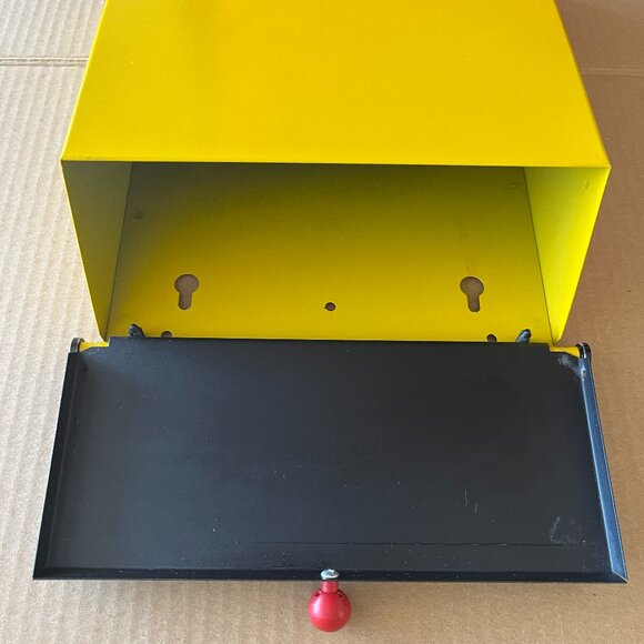 Yellow Letterbox - Memphis Style Inspired - Picture 4 of 8